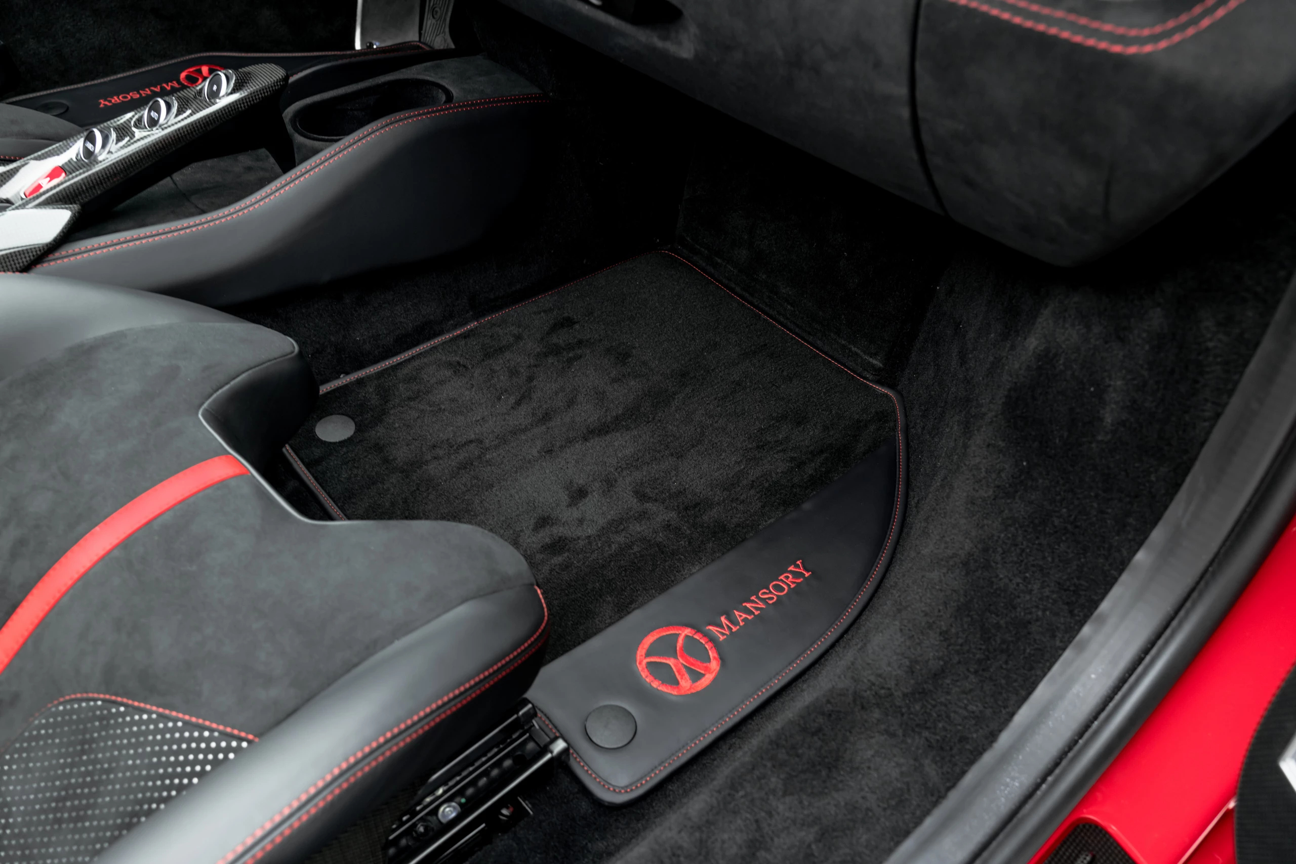 Check our price and buy the Mansory Carbon Fiber Body kit set for Ferrari F8 Soft kit!