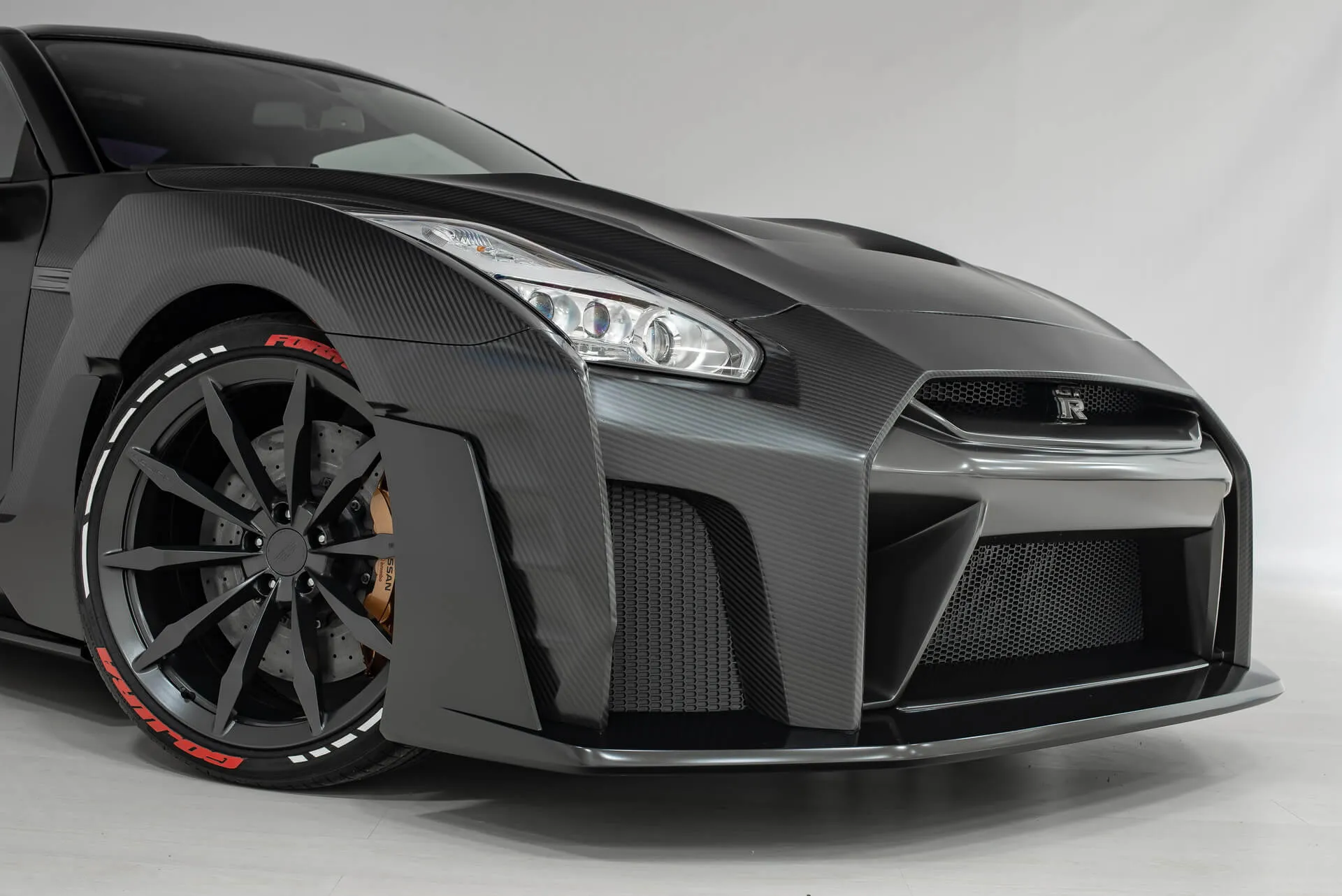 Check our price and buy SCL Performance Global body kit for Nissan GT-R Gojira!