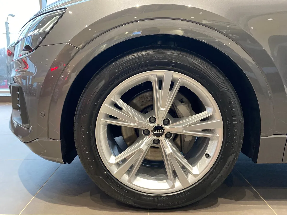 Buy New Audi Q8 45 TDI