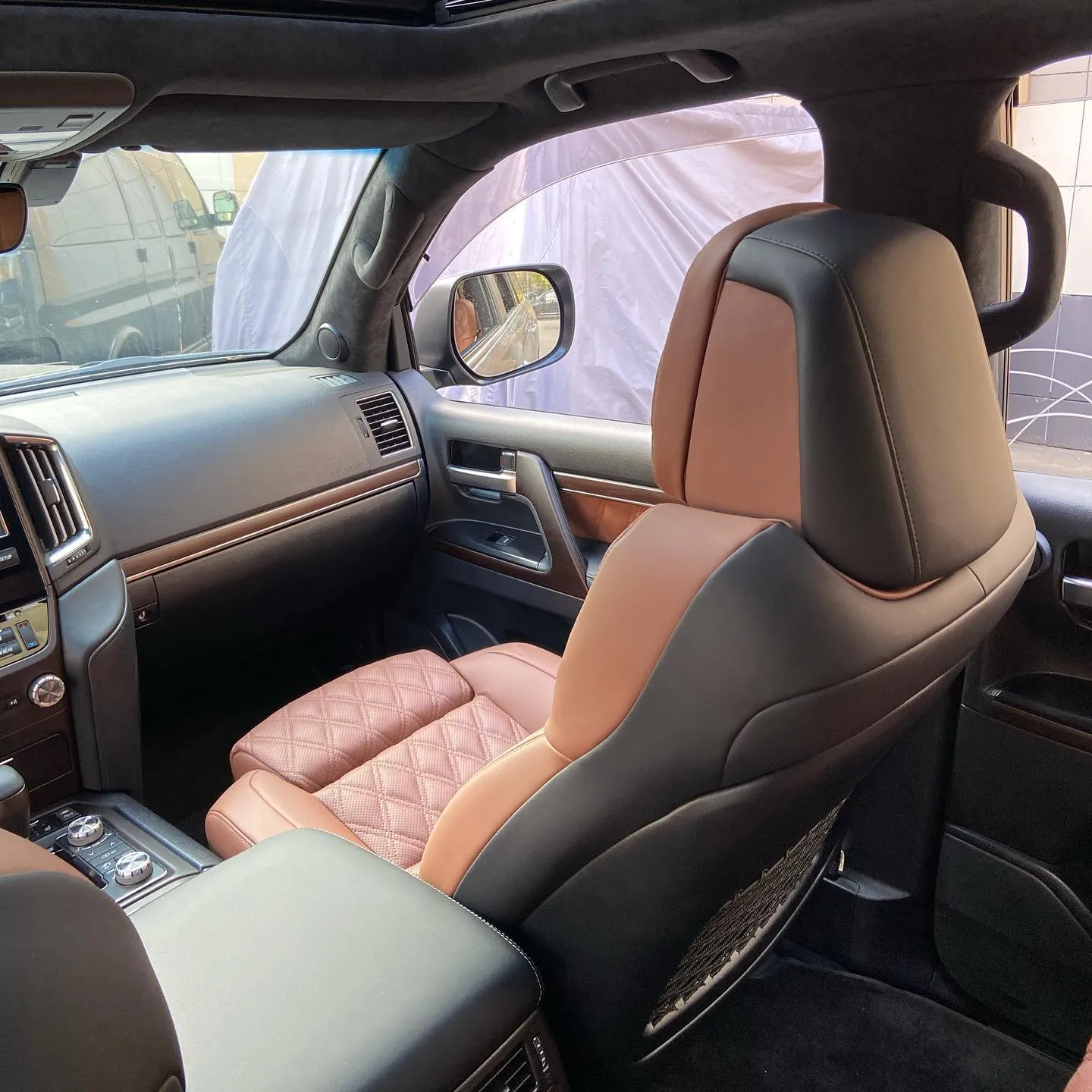 Check price and buy Carat seats set for Toyota Land Cruiser 200 Restyling 2