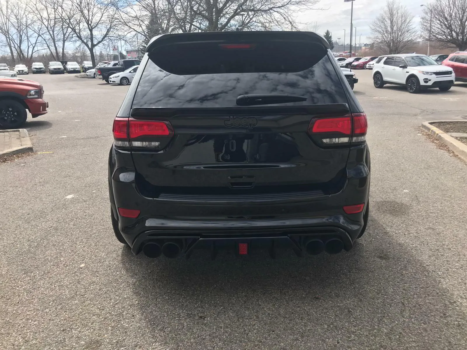 Check our price and buy a Renegade Design body kit for Jeep Grand Cherokee Trackhawk Tyrannos V3