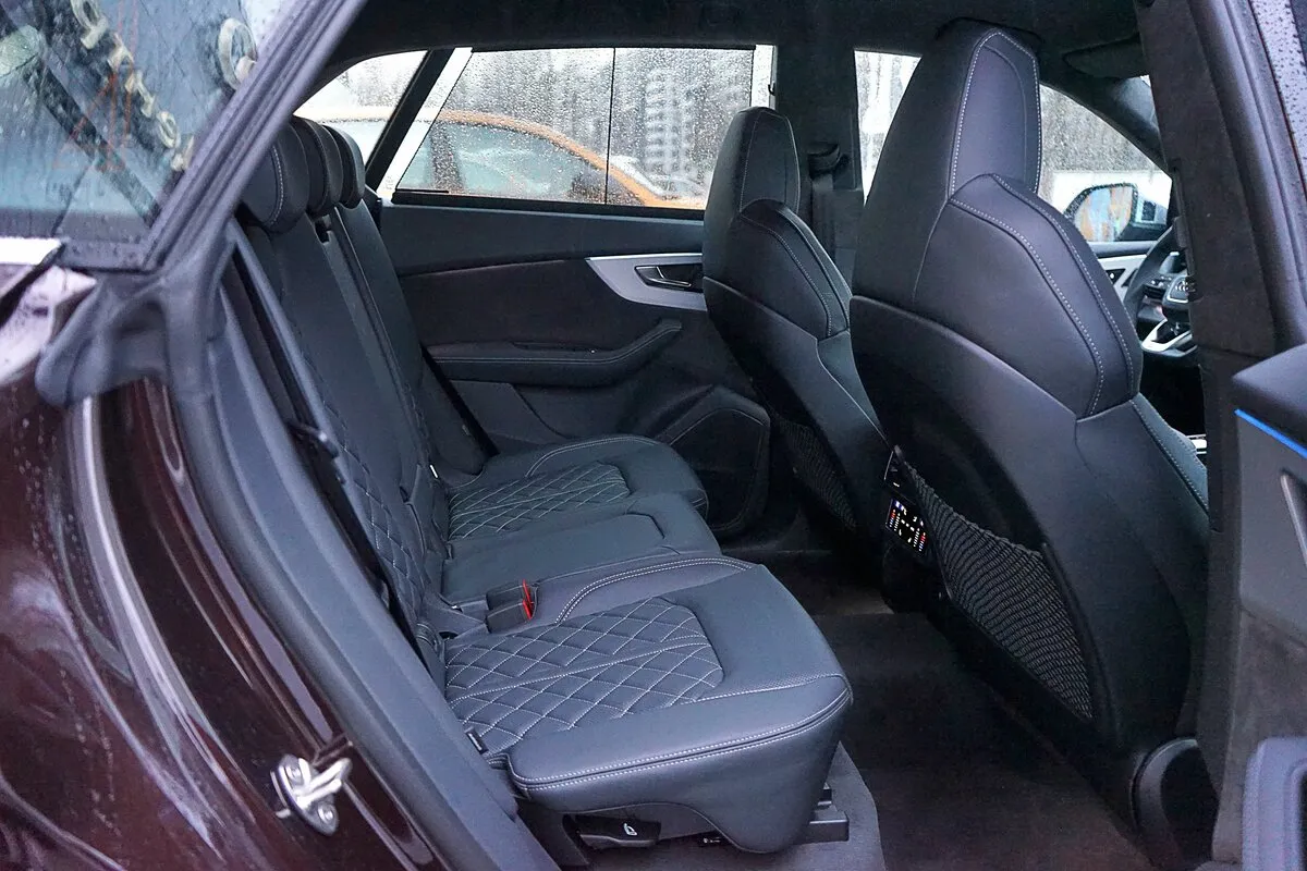 Buy New Audi SQ8 (4M)