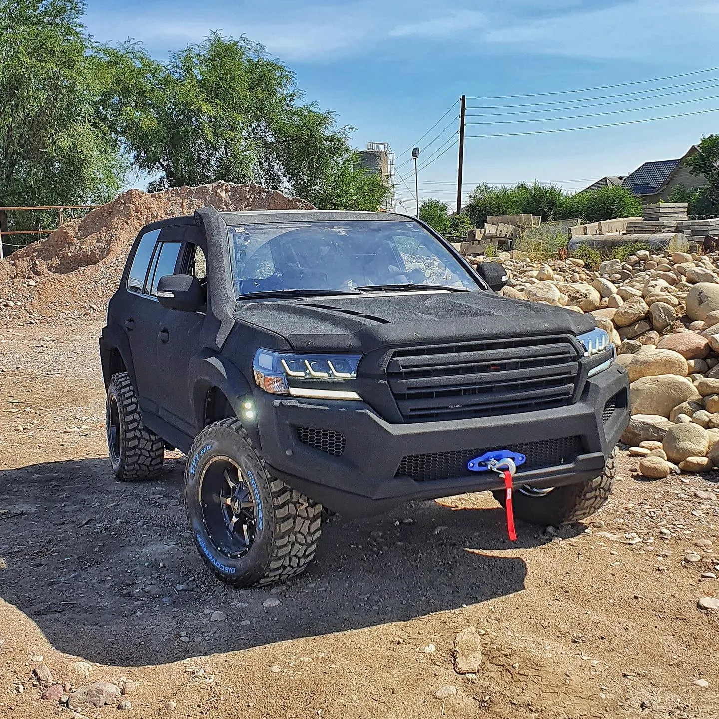 Check our price and buy Shikari body kit for Toyota Land Cruiser 200
