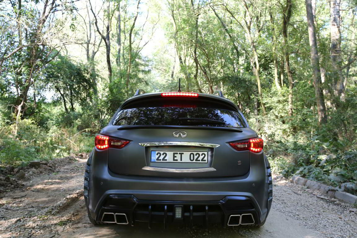 Rear spoiler Renegade Design for Infiniti QX70 FX S51