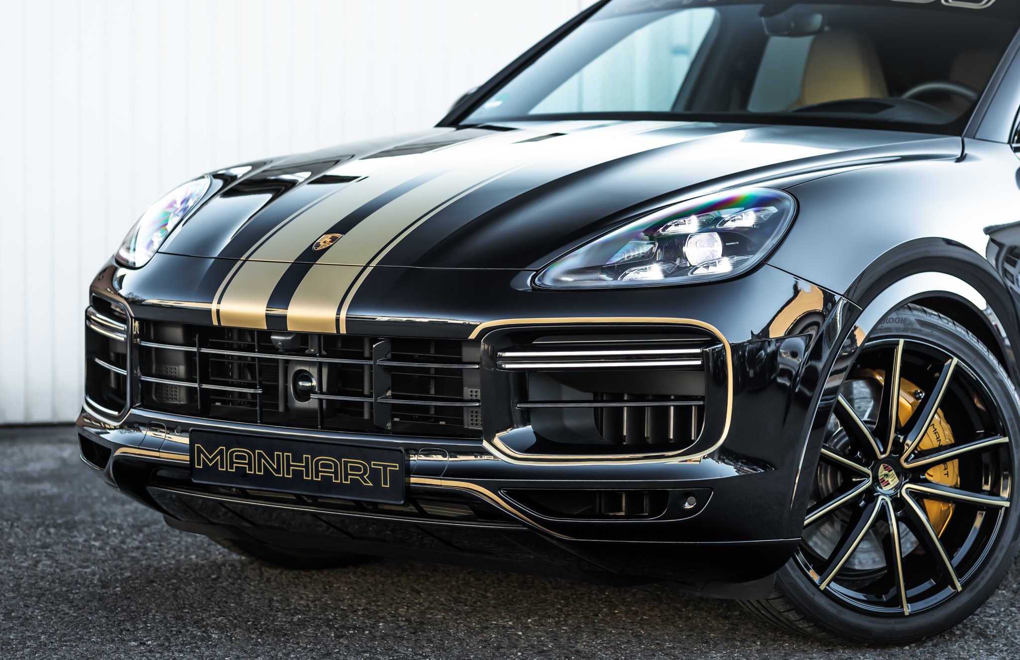 Check our price and buy an Manhart carbon fiber body kit for Porsche Cayenne Coupe!