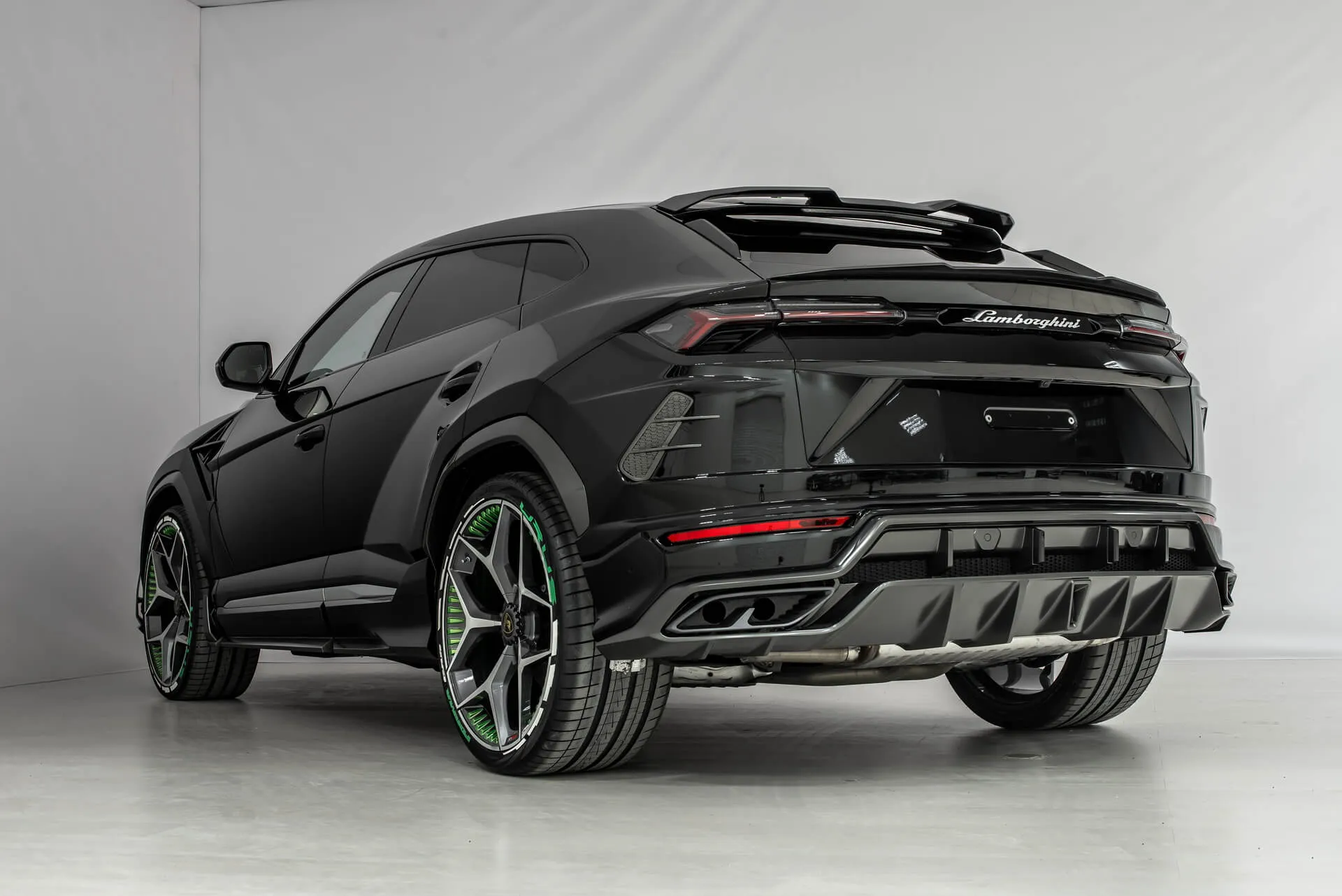 Check our price and buy a SCL Performance body kit for Lamborghini Urus
