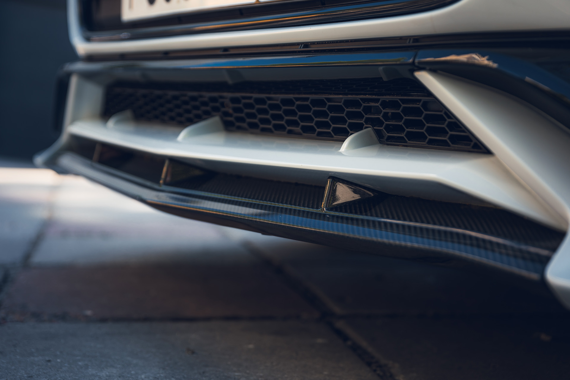 Front bumper cover MTR Design carbon for Audi Q8