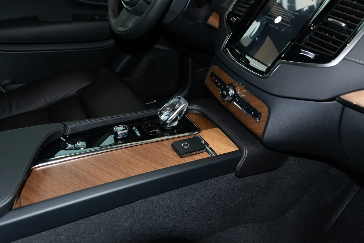Check price and buy New Volvo XC90 Restyling For Sale