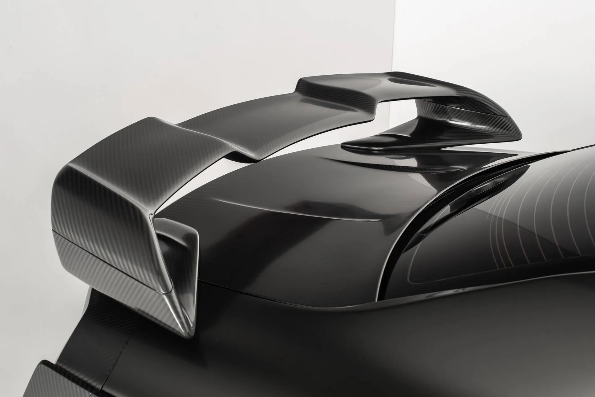 Check our price and buy SCL Performance Global body kit for Nissan GT-R Gojira!