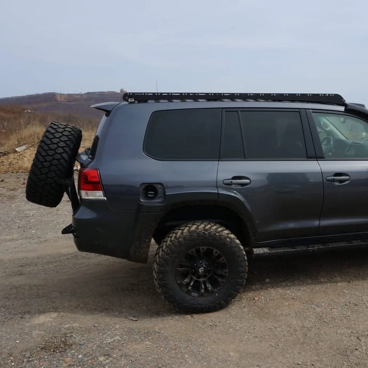 Check our price and buy Shikari body kit for Toyota Land Cruiser 200