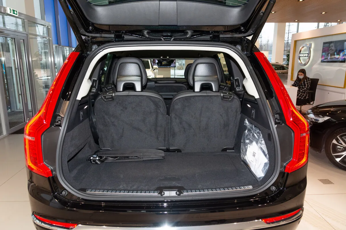 Check price and buy New Volvo XC90 Restyling For Sale