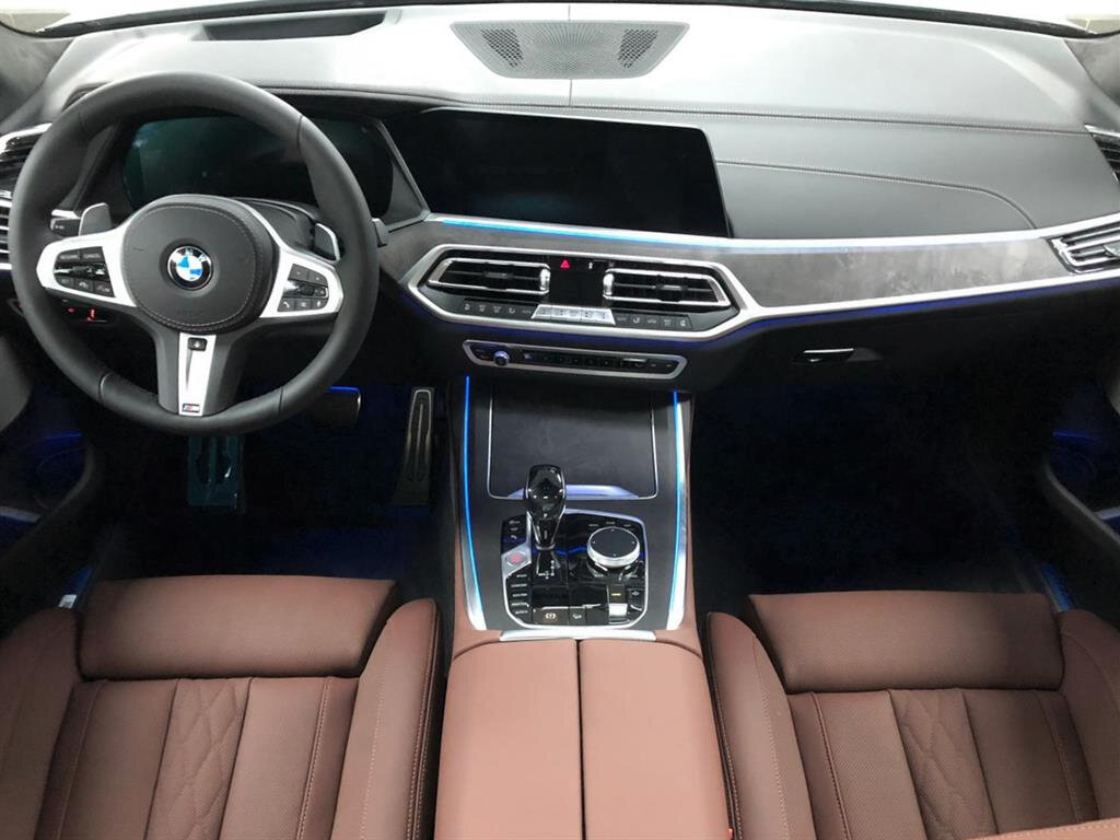 Buy New BMW X7 40d (G07)