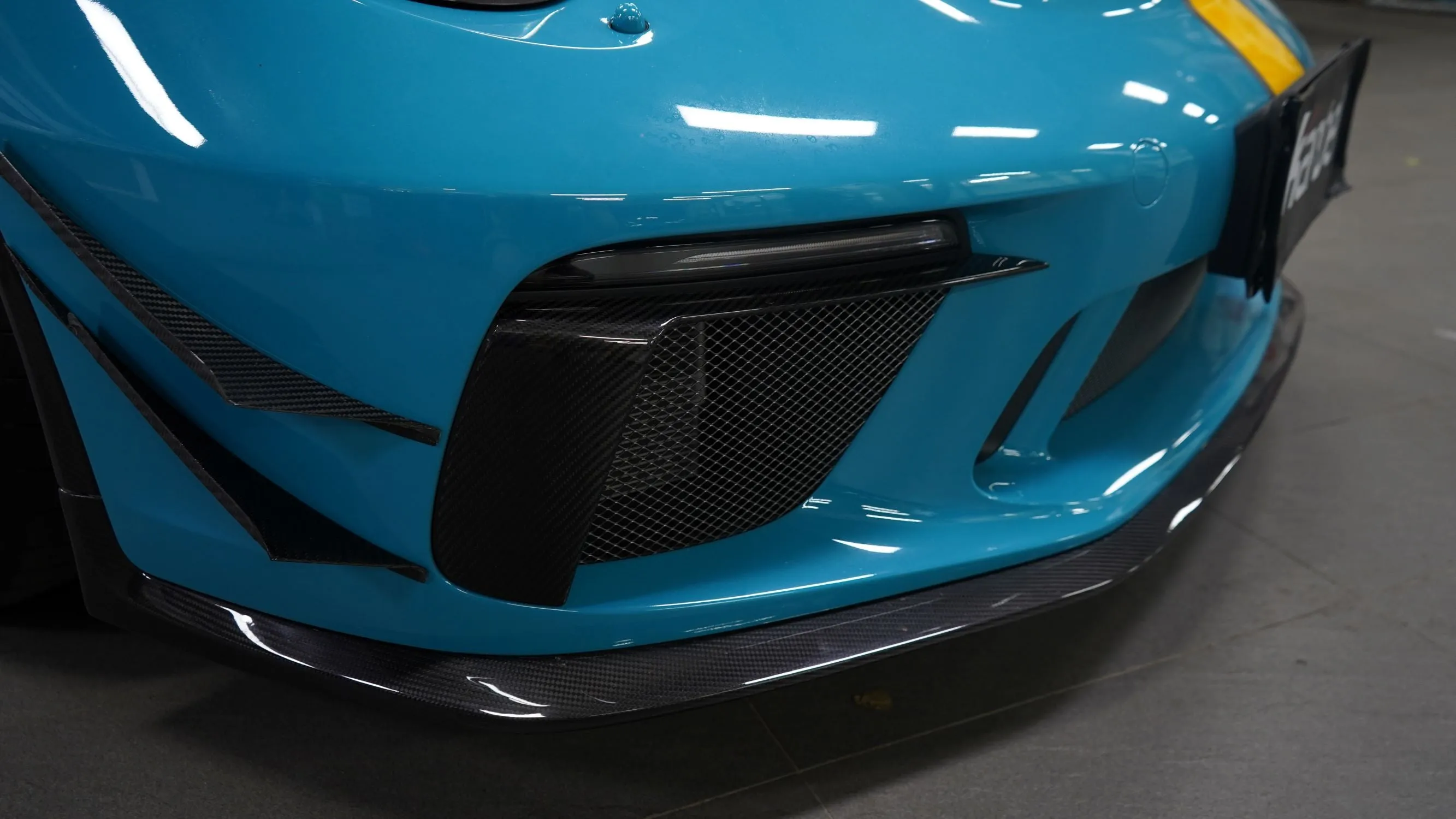Check our price and buy a Karbel Carbon Fiber Body Kit set for Porsche 911 991.2 GT3