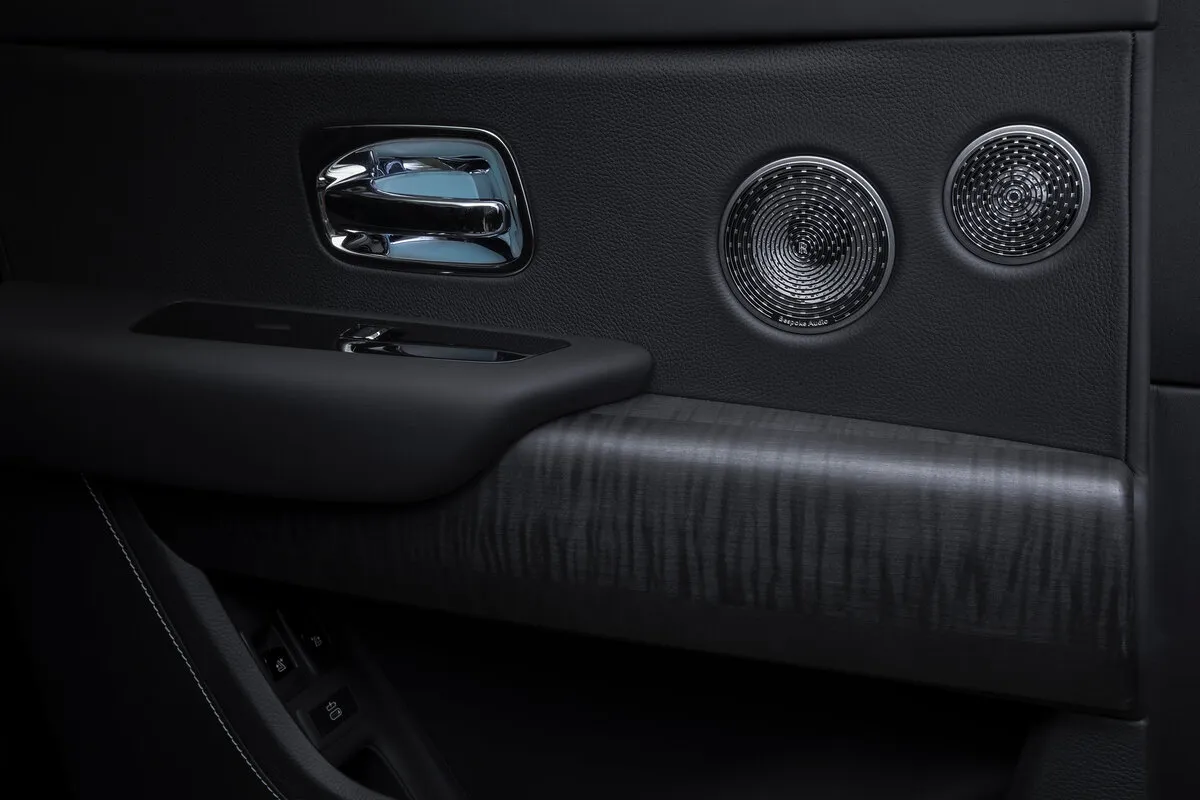 Check price and buy New Rolls-Royce Cullinan For Sale
