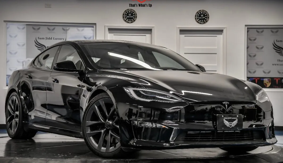 Check price and buy New Tesla Model S Plaid Restyling 2 For Sale