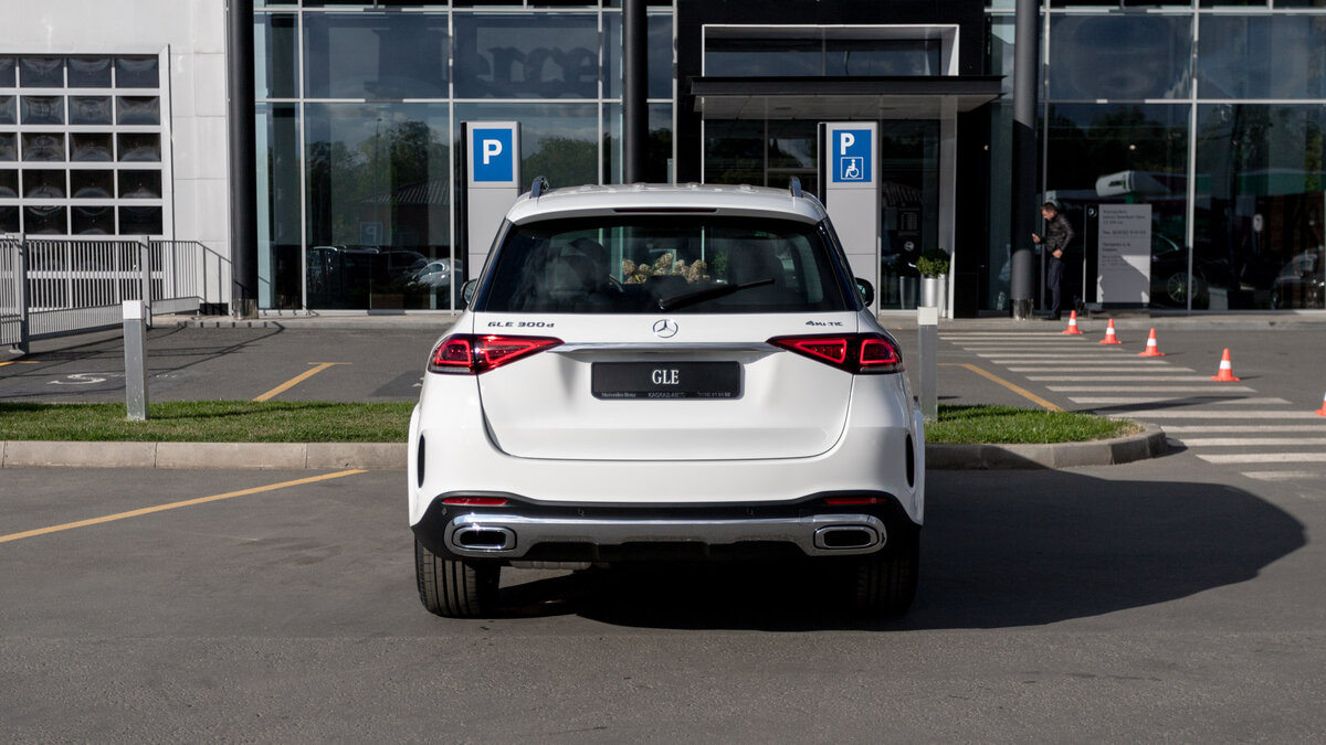 Check price and buy New Mercedes-Benz GLE 300 d (V167) For Sale