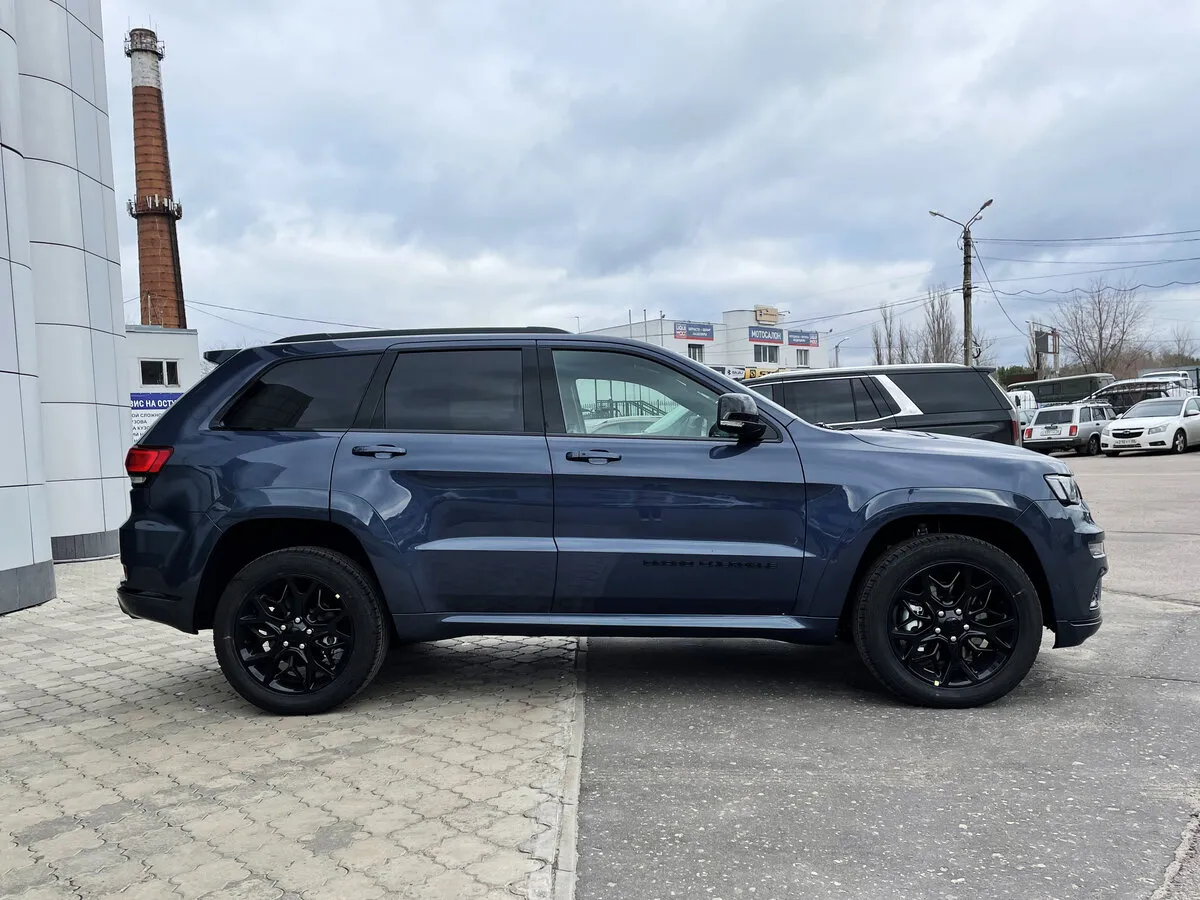 Check price and buy New Jeep Grand Cherokee (WK2) Restyling For Sale
