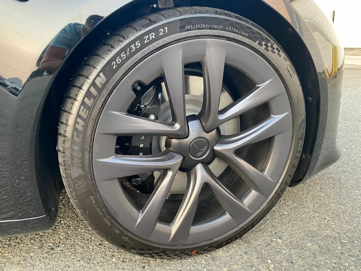 Check price and buy New Tesla Model S Plaid Restyling 2 For Sale