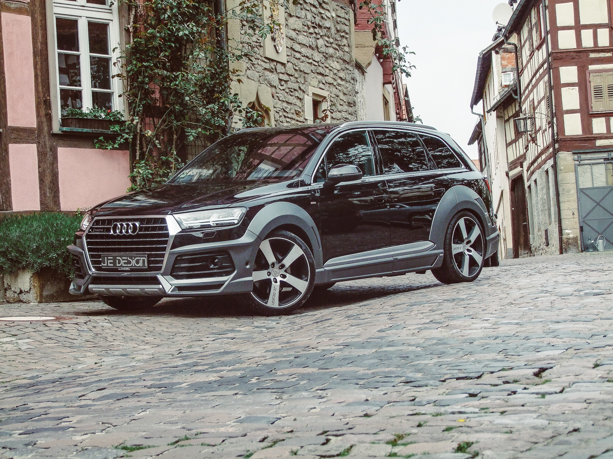 Check our price and buy JE Design body kit for Audi Q7 4M S-Line
