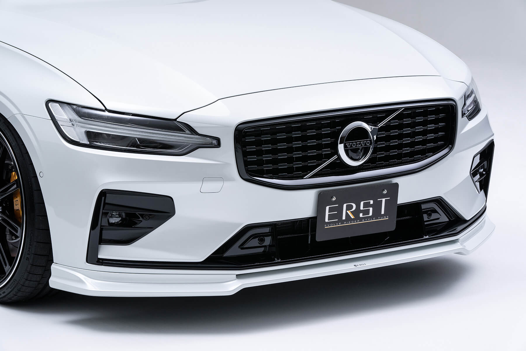 Check our price and buy ERST body kit for Volvo S60!