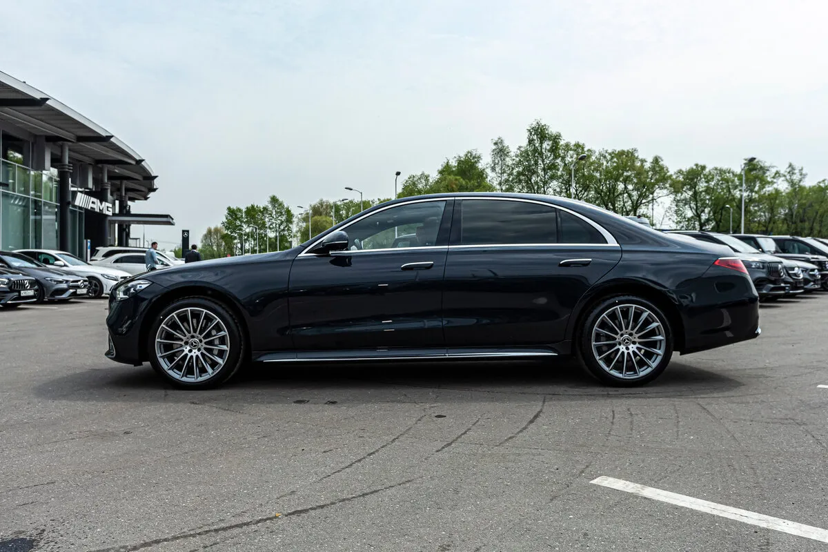 Check price and buy New Mercedes-Benz S-Class 350 d Long 4MATIC (W223) For Sale
