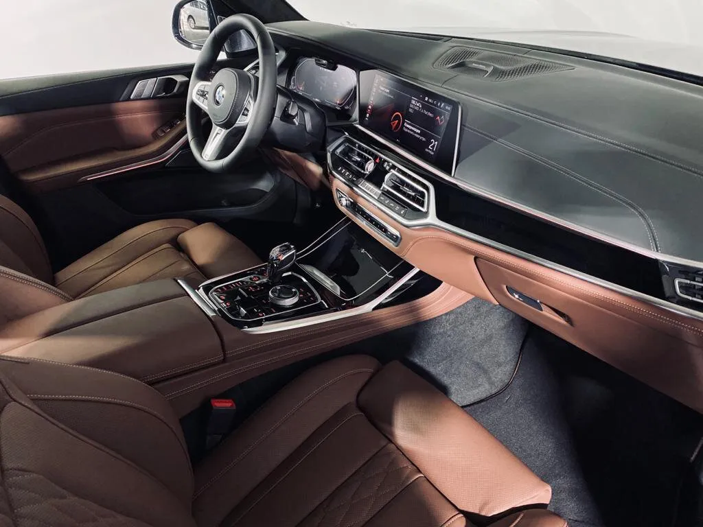 Check price and buy New BMW X7 M50d (G07) For Sale