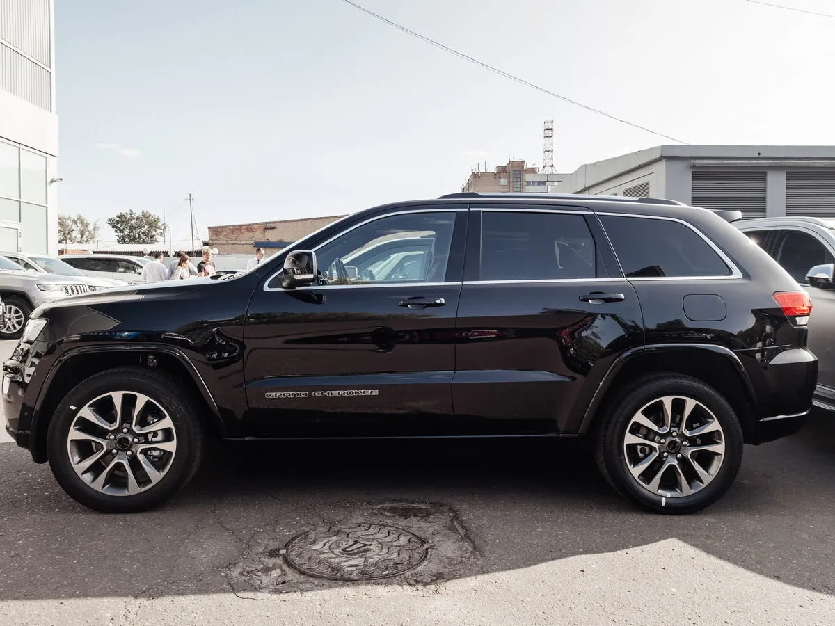 Check price and buy New Jeep Grand Cherokee (WK2) Restyling For Sale