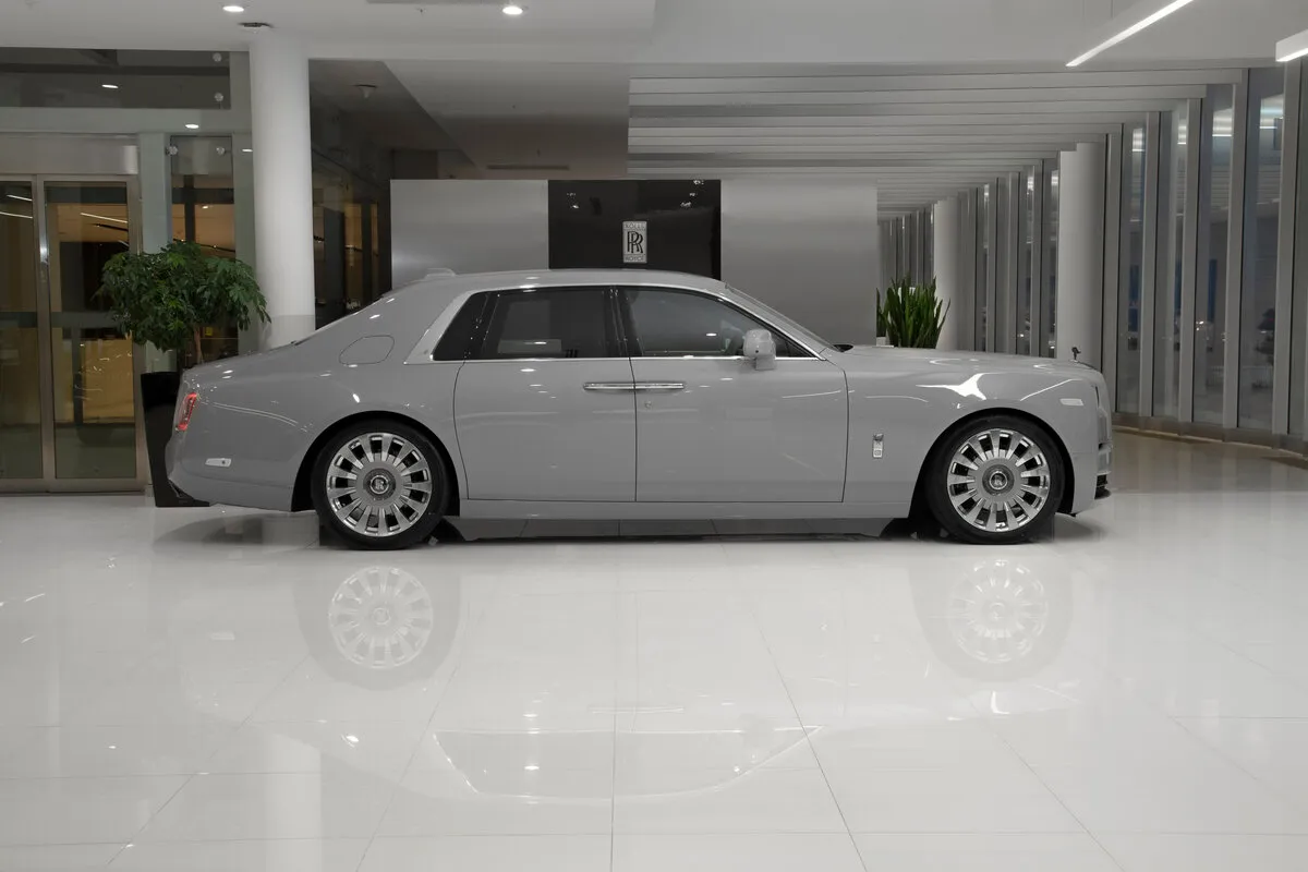 Check price and buy New Rolls-Royce Phantom For Sale