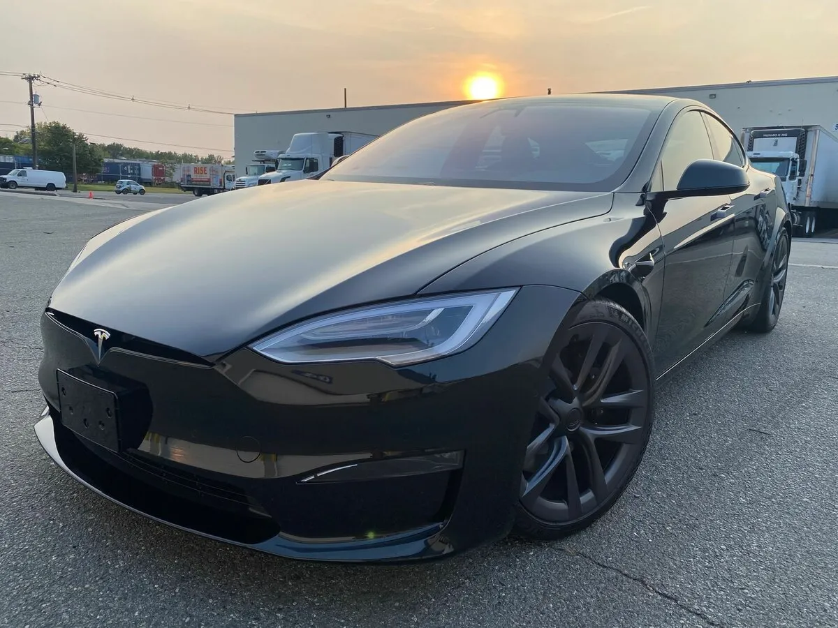 Check price and buy New Tesla Model S Plaid Restyling 2 For Sale