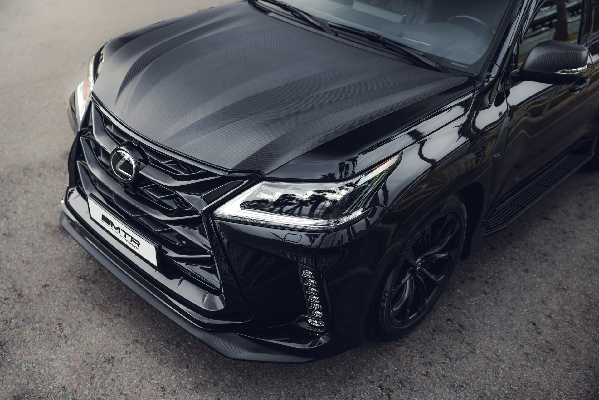 Carbon lining of the front bumper for Lexus LX 570/450d