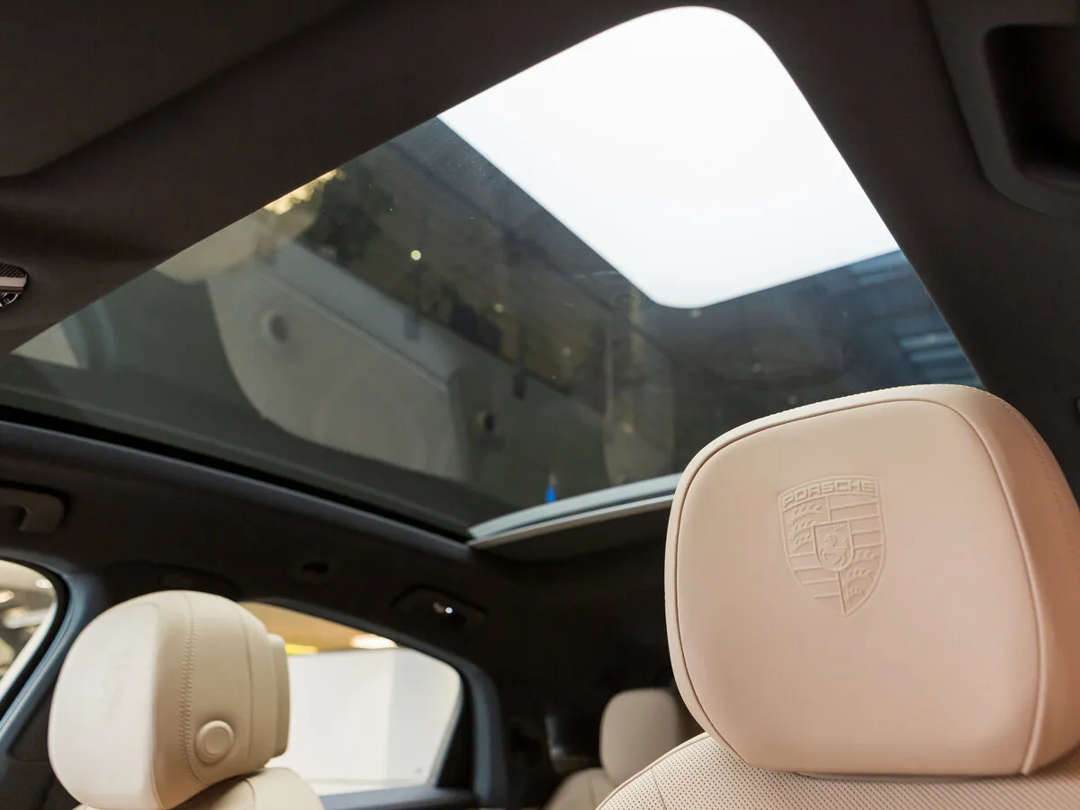 Check price and buy New Porsche Cayenne Coupé For Sale