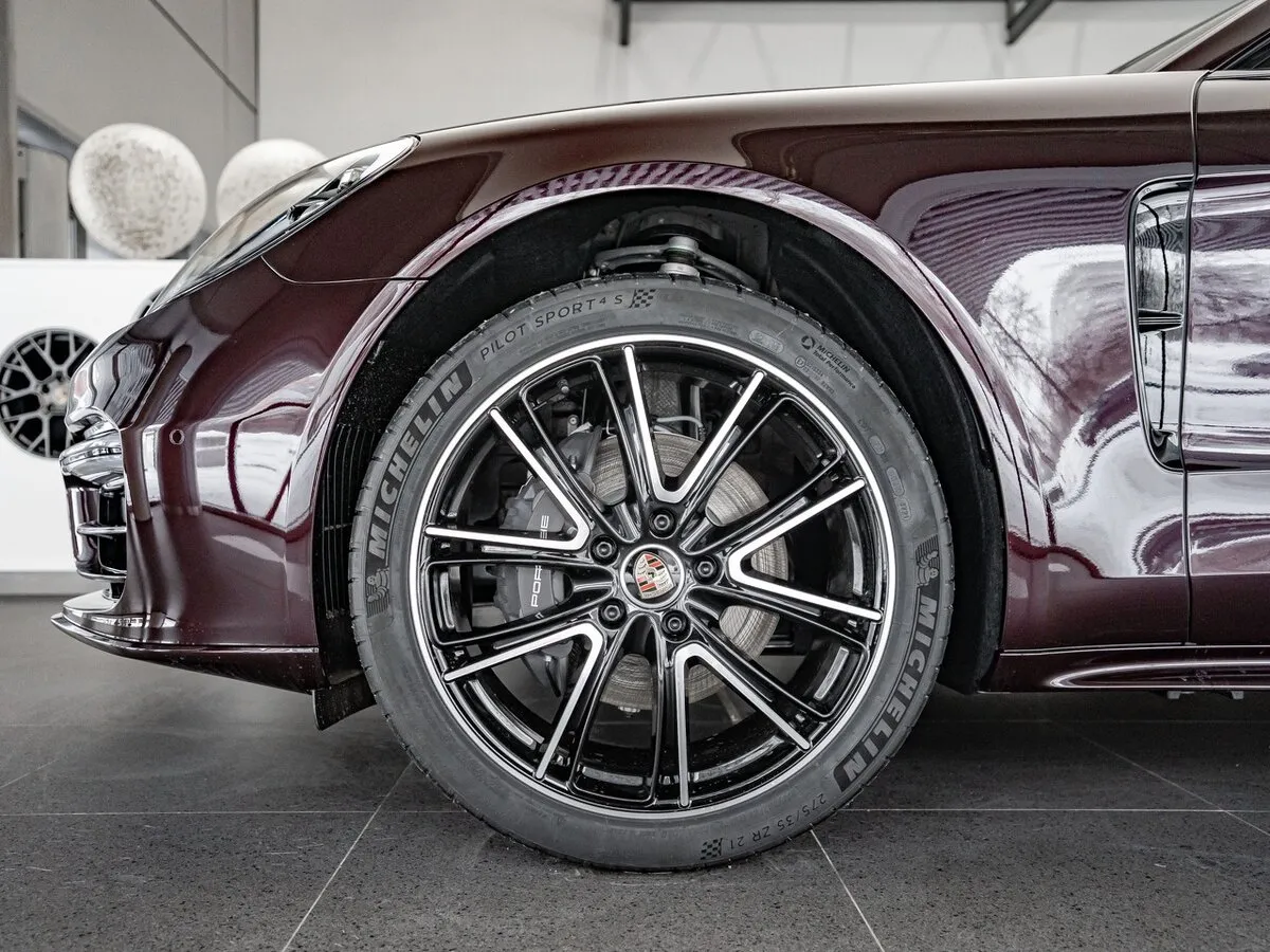 Check price and buy New Porsche Panamera 4 Restyling For Sale