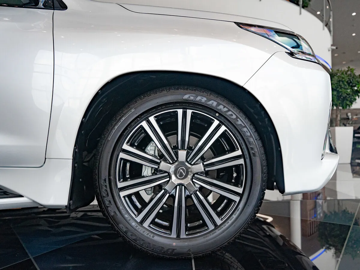 Check price and buy New Lexus LX 570 Restyling 2 For Sale