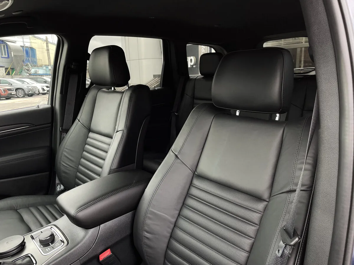 Check price and buy New Jeep Grand Cherokee (WK2) Restyling For Sale