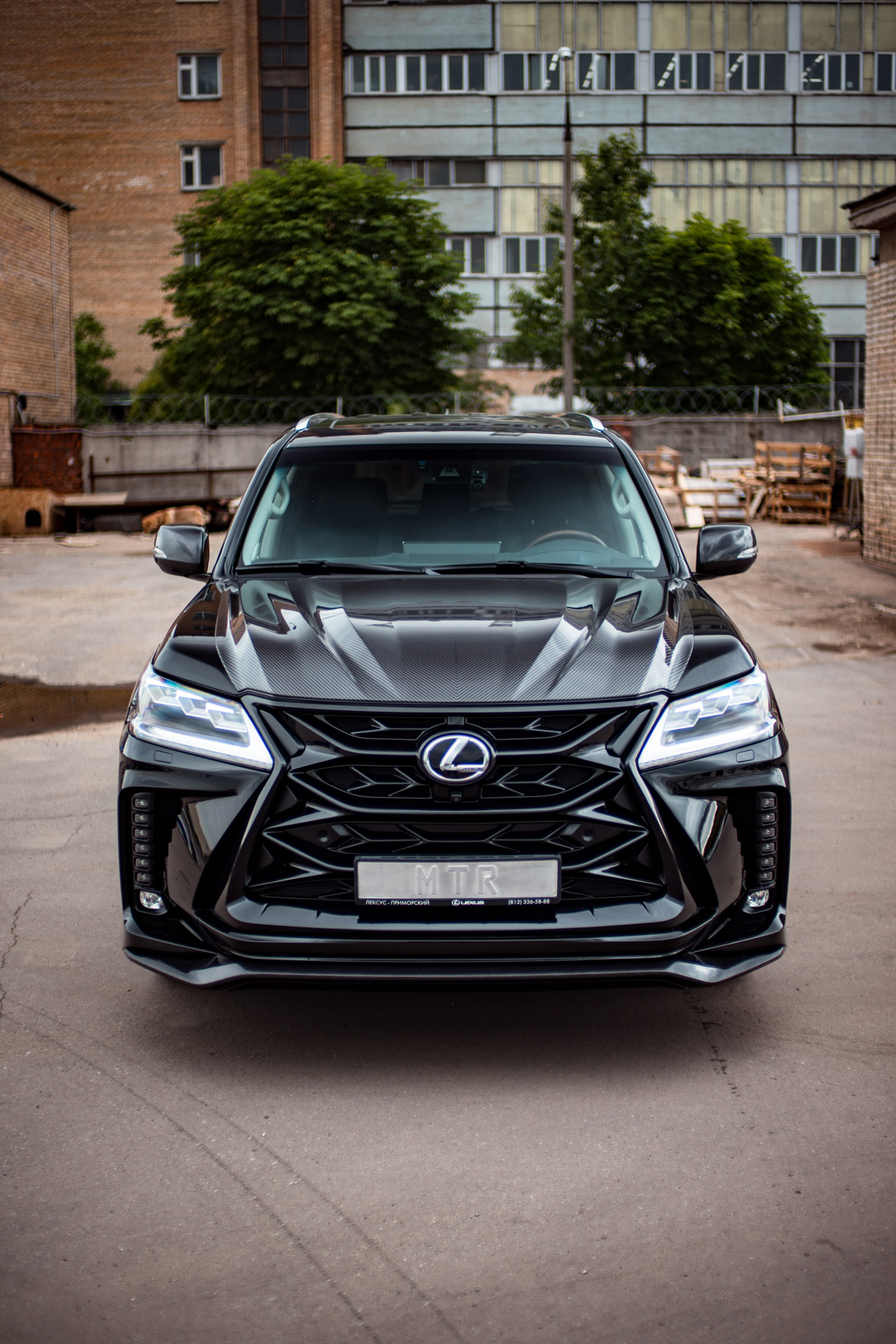 Carbon lining of the hood for Lexus LX 570/450d