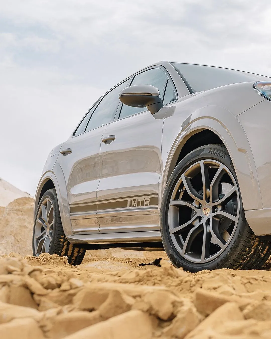 Check price and buy MTR Design Wide Body Carbon Fiber kit for Porsche Cayenne Coupe