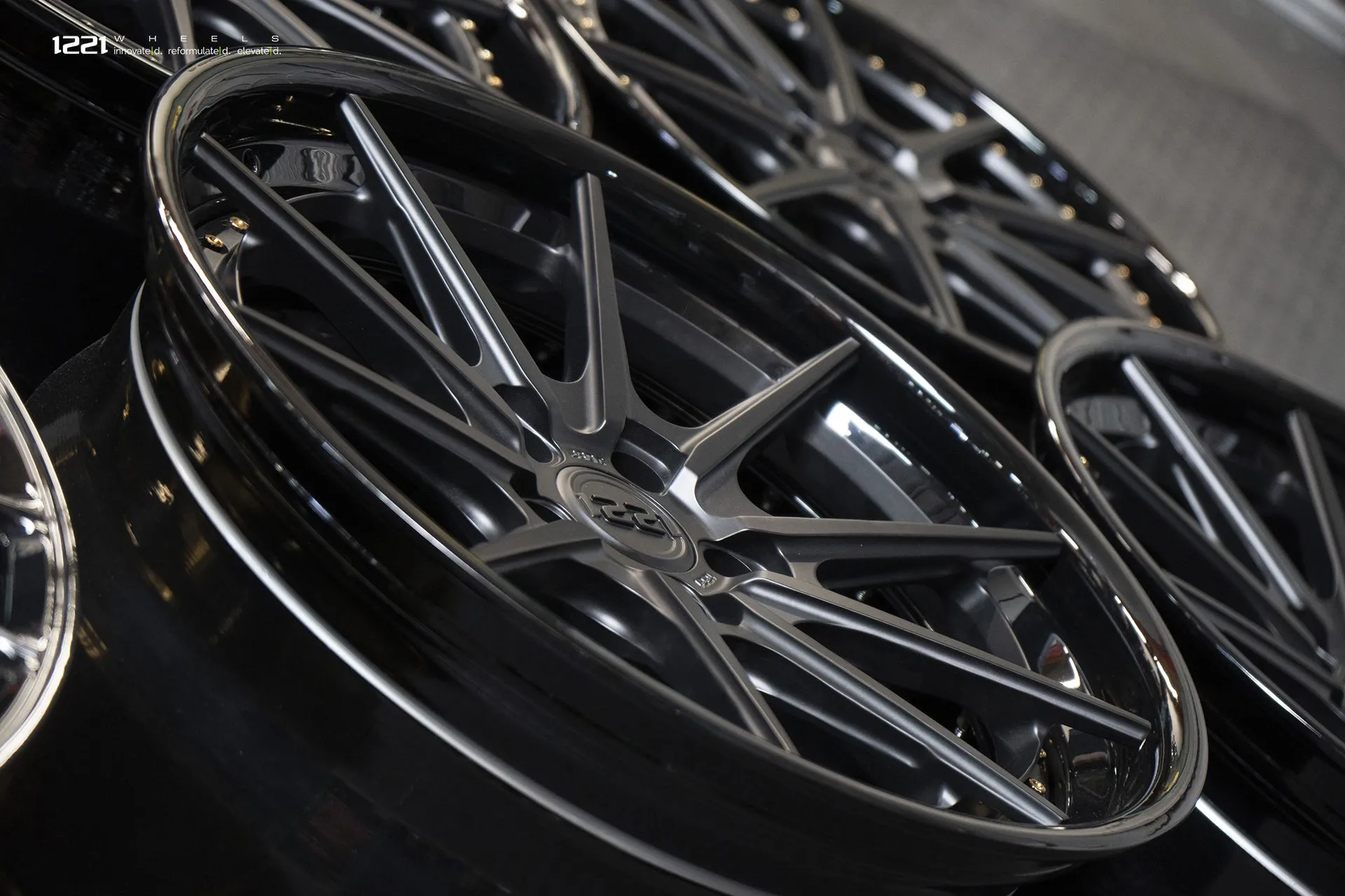 1221 Wheels 0110 on Lamborghini LP560 — Solid Matte/Gloss Black (04)