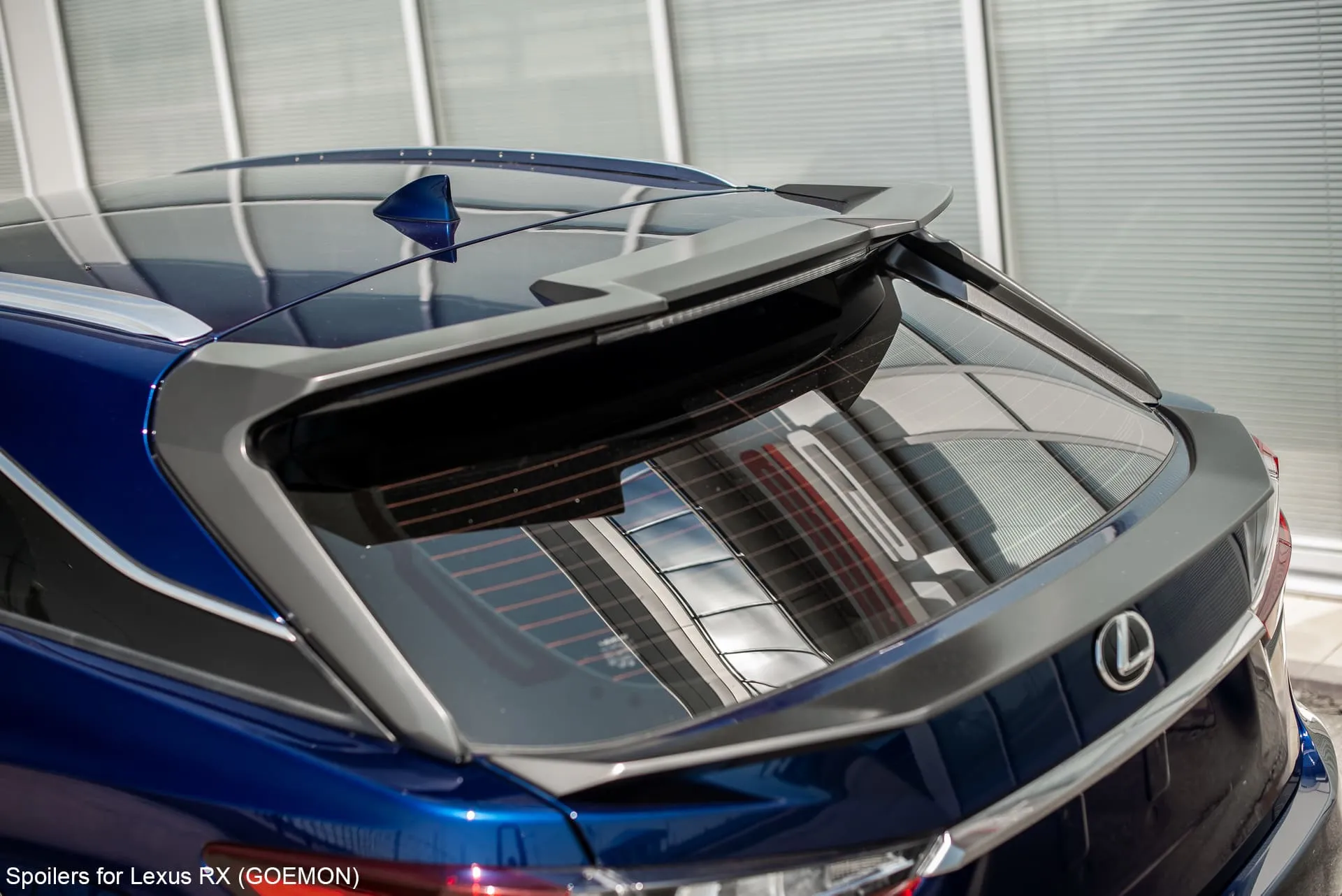 Top spoiler SCL Performance for Lexus RX Goemon