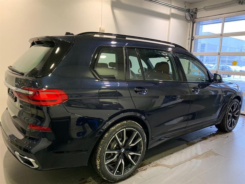 Check price and buy New BMW X7 40d (G07) For Sale