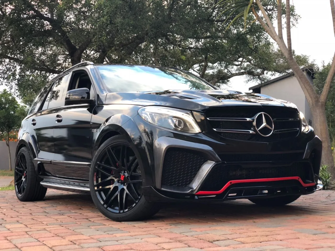 Check price and buy Renegade Design body kit for Mercedes-Benz GLE W166