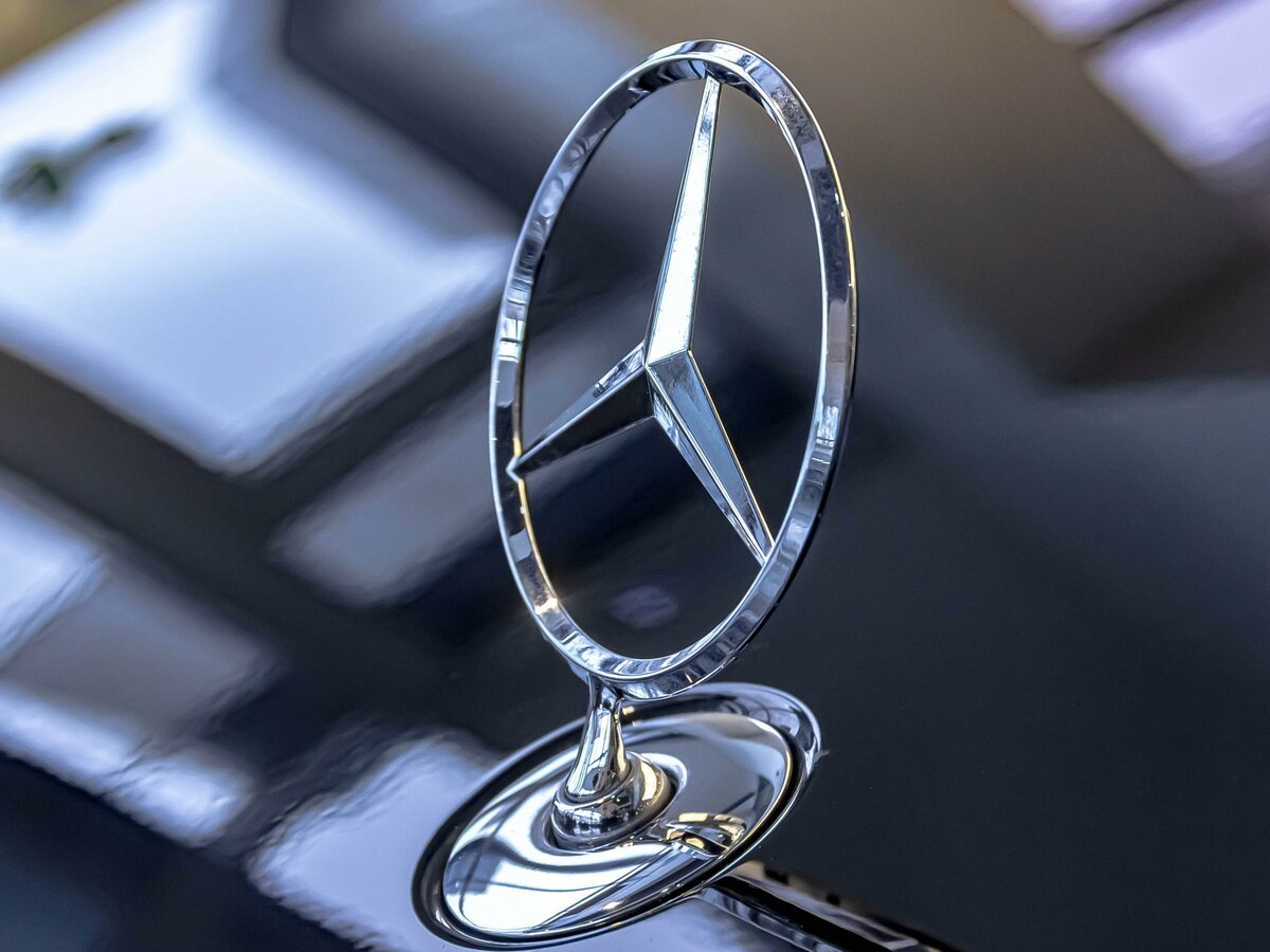 Check price and buy New Mercedes-Benz S-Class 350 d Long 4MATIC (W223) For Sale