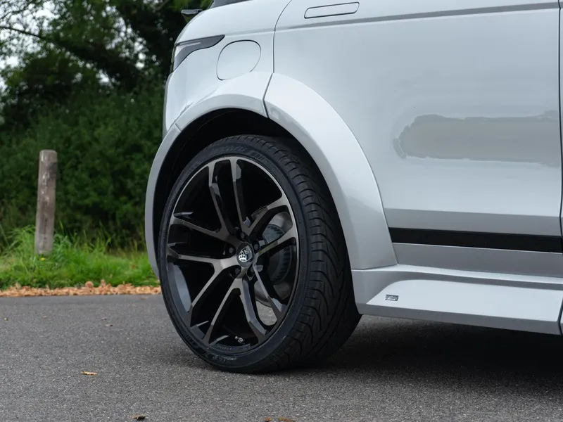 Check our price and buy Lumma CLR RE body kit for Land Rover Range Rover Evoque L551
