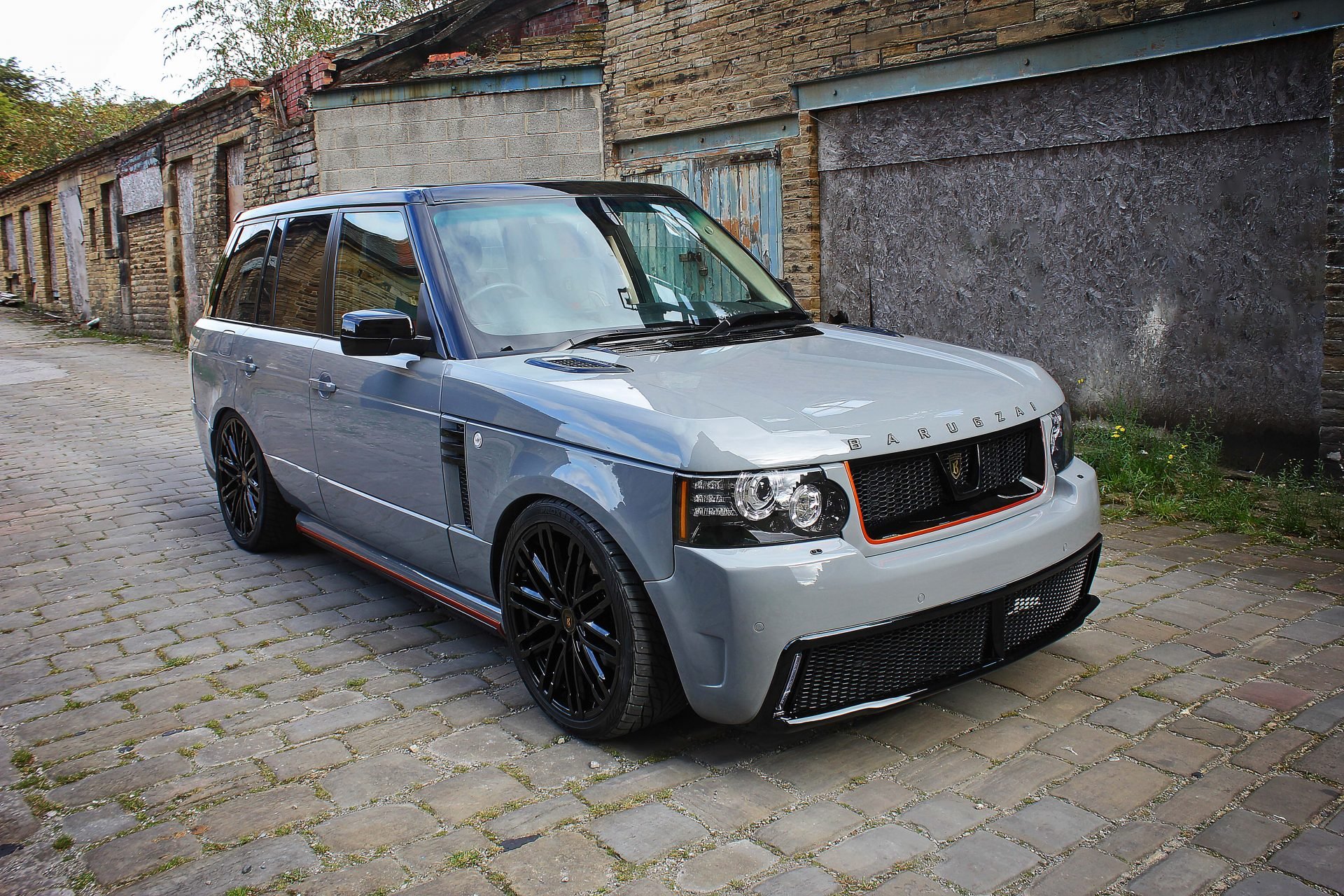 Check our price and buy Barugzai Classic body kit for Land Rover Range Rover Vogue