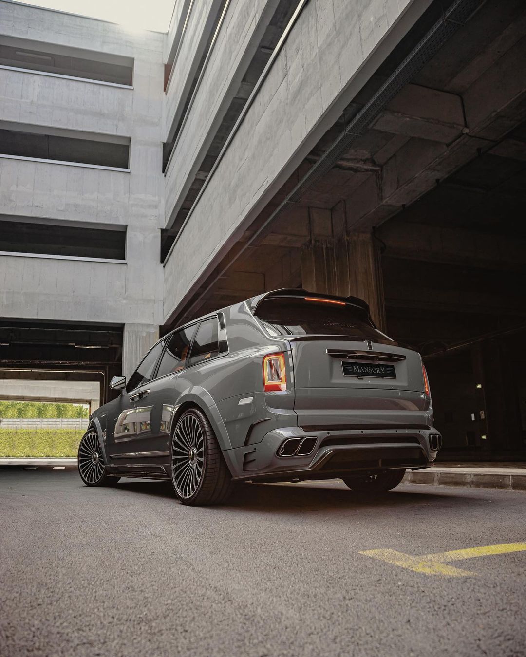 Check price and buy Mansory Carbon Fiber Body kit set for Rolls-Royce Cullinan Coastline