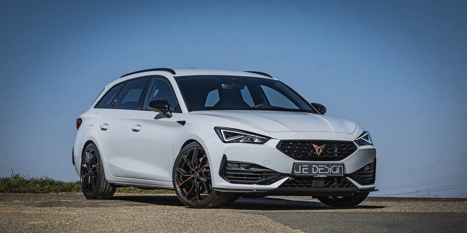 Check our price and buy JE Design body kit for Cupra Leon ST!
