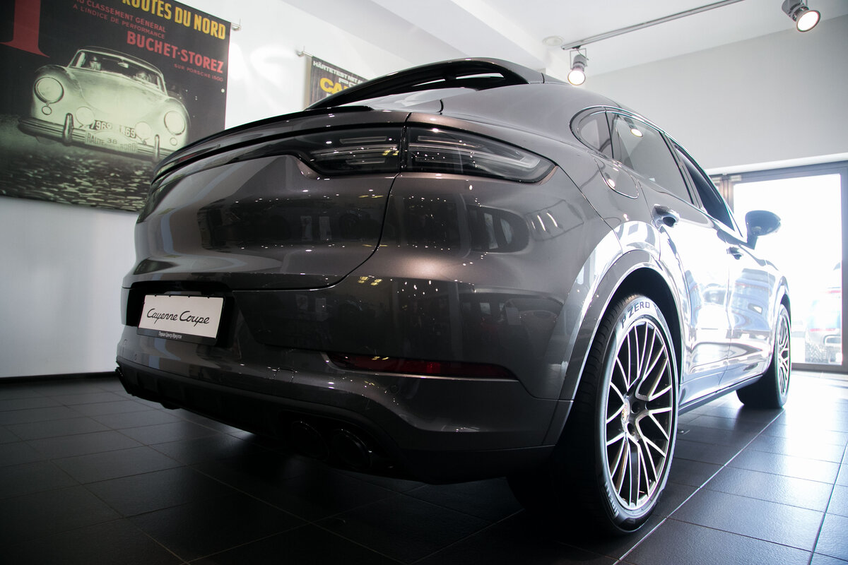 Check price and buy New Porsche Cayenne Coupé For Sale