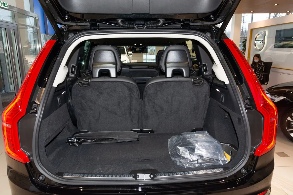 Check price and buy New Volvo XC90 Restyling For Sale