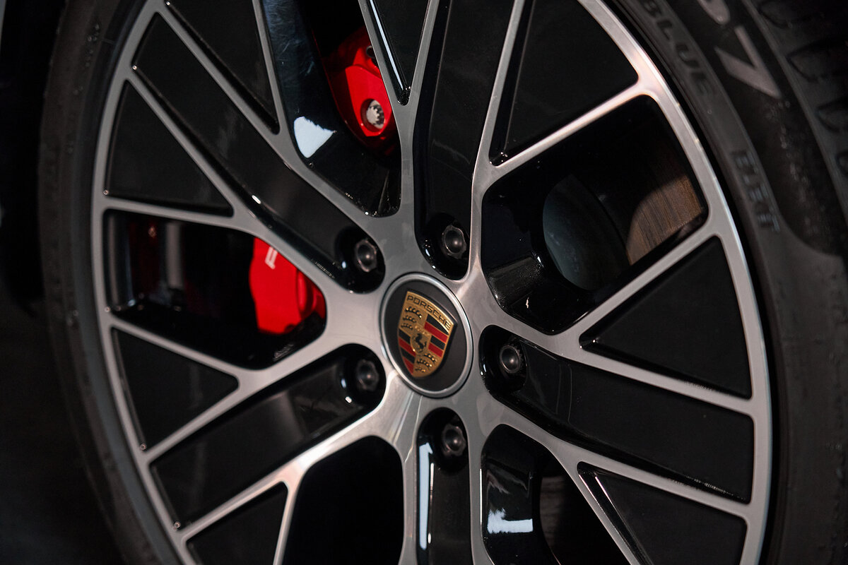 Check price and buy New Porsche Taycan 4S For Sale