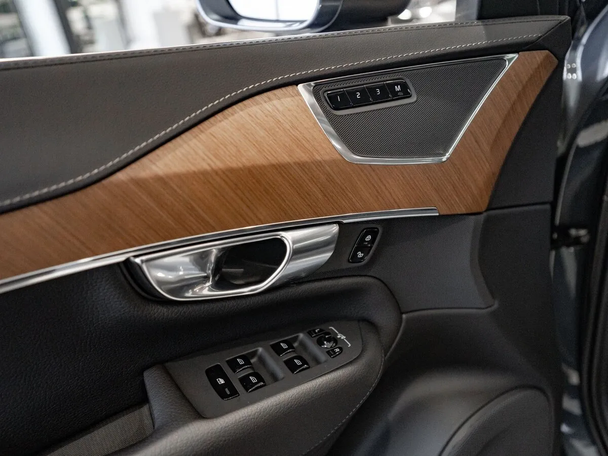 Check price and buy New Volvo XC90 Restyling For Sale