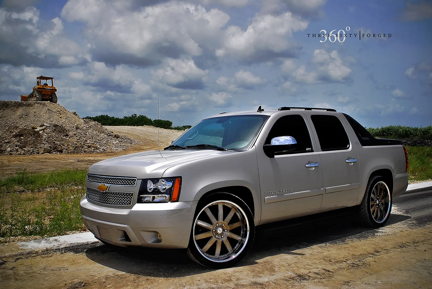 360 Forged Straight 10 on Chevrolet Avalanche — 3/4 view
